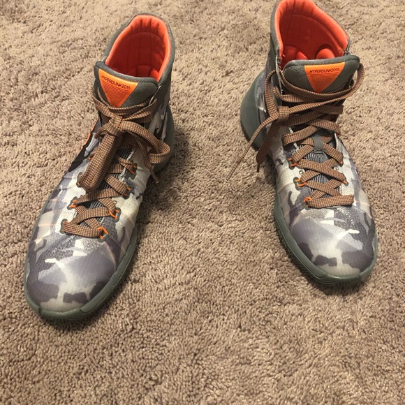 Nike Kids Hyperdunk 2015 Basketball Shoe - Picture 7 of 8